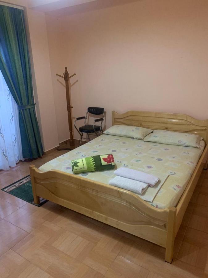 Vila Deni Tushemisht Екстер'єр фото