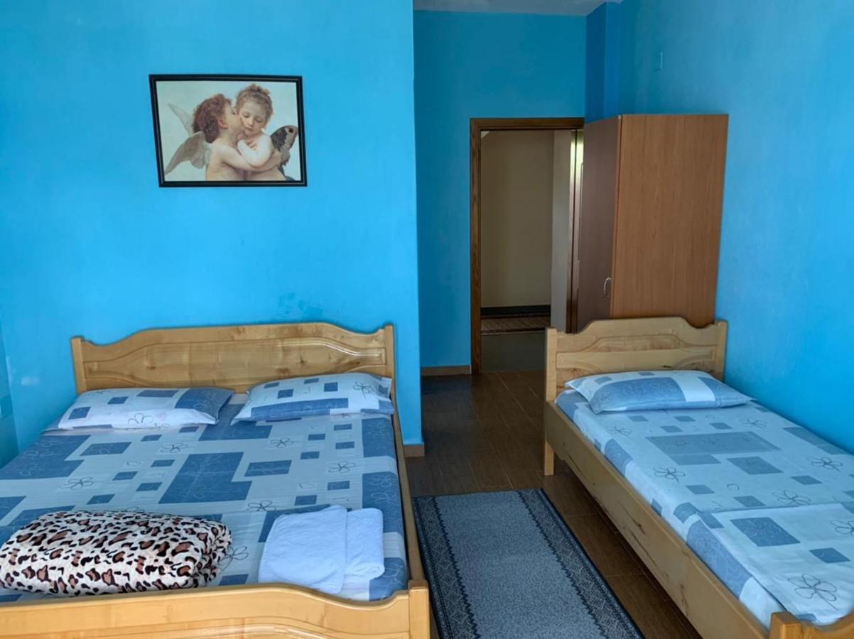 Vila Deni Tushemisht Екстер'єр фото
