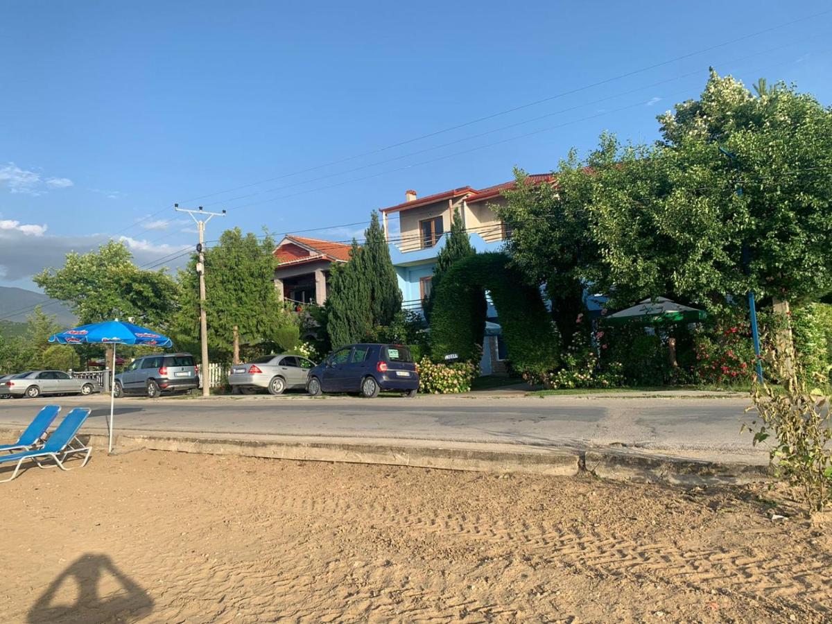 Vila Deni Tushemisht Екстер'єр фото