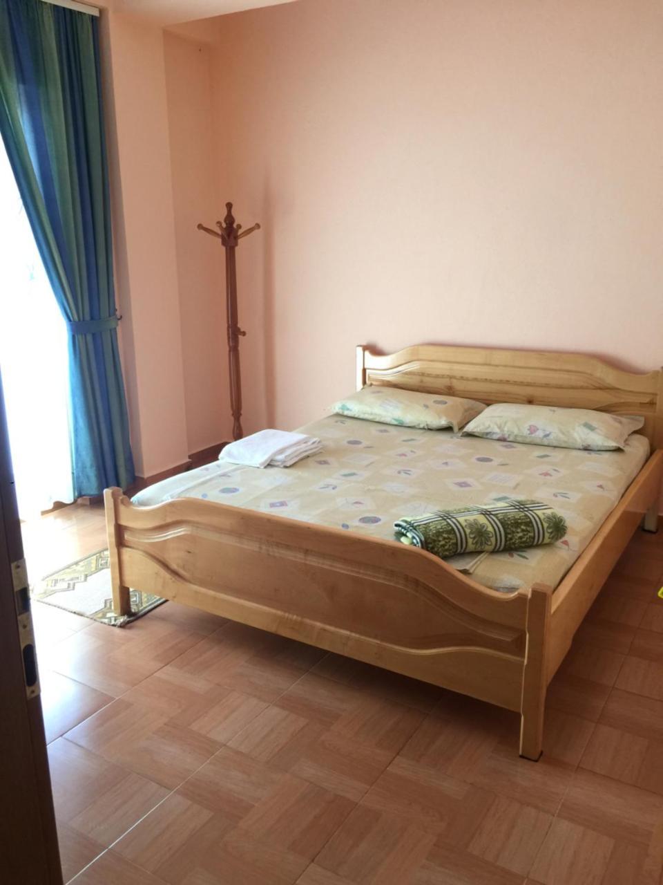Vila Deni Tushemisht Екстер'єр фото